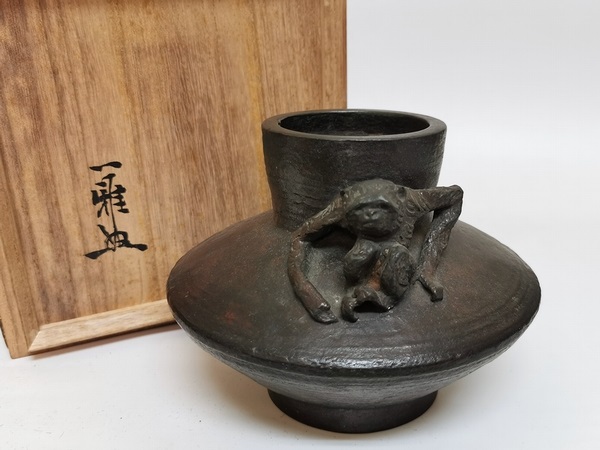 東京都台東区柳橋にて沼田一雅、葛明祥製、安藤七宝の花瓶、鬼の